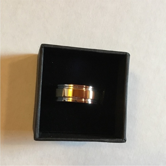 Stainless Steel and Gold Men's Wedding Band - Picture 4 of 4